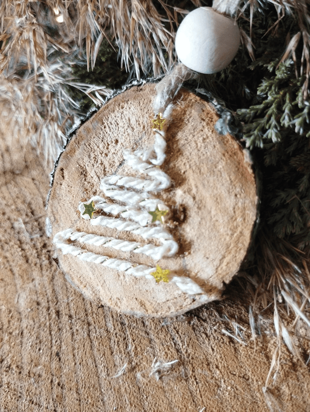 Déco suspension en bois - Sapin pailleté