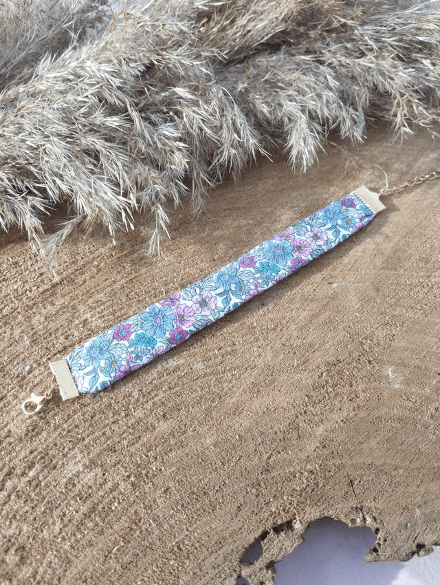 Bracelet large en tissus - motif Liberty bleu