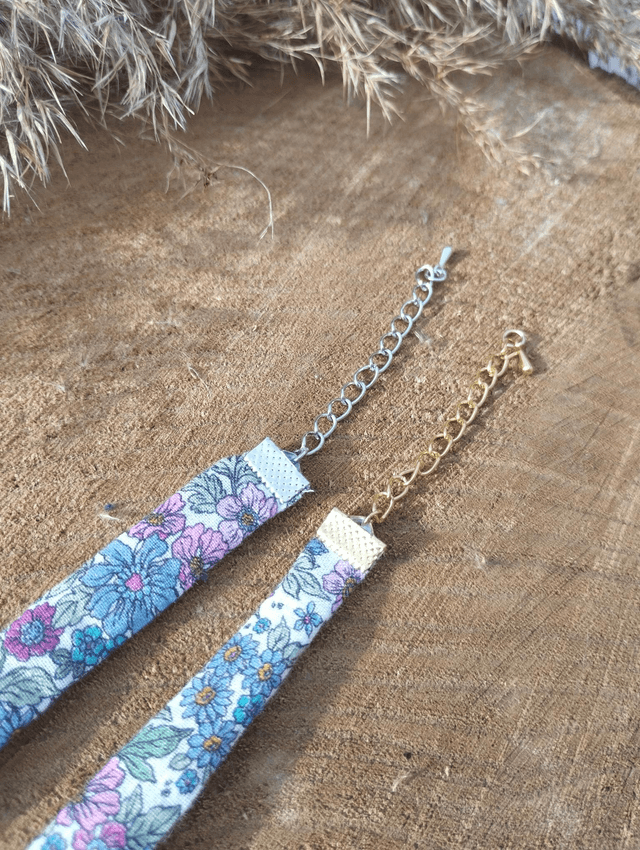 Bracelet large en tissus 3 perles de bois - motif Liberty bleu