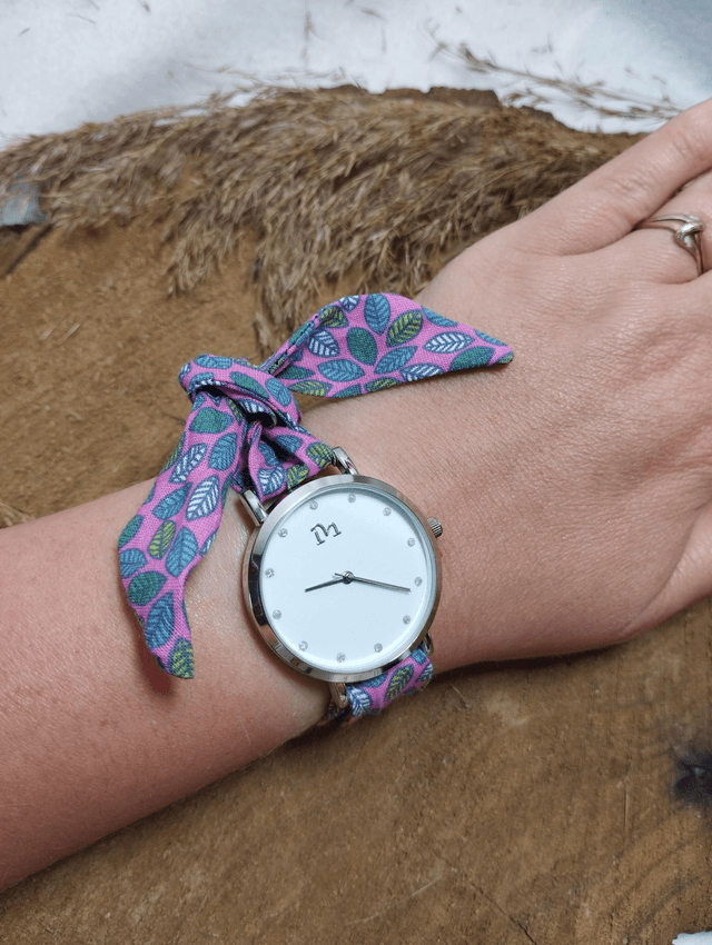 Montre avec bracelet en tissu - Feuilles roses