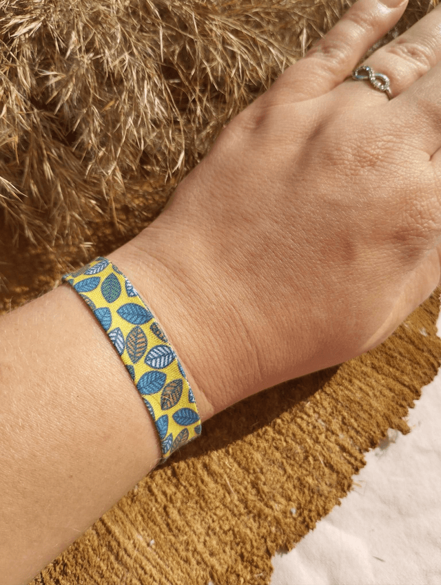 Bracelet large en tissus - motif Automne jaune
