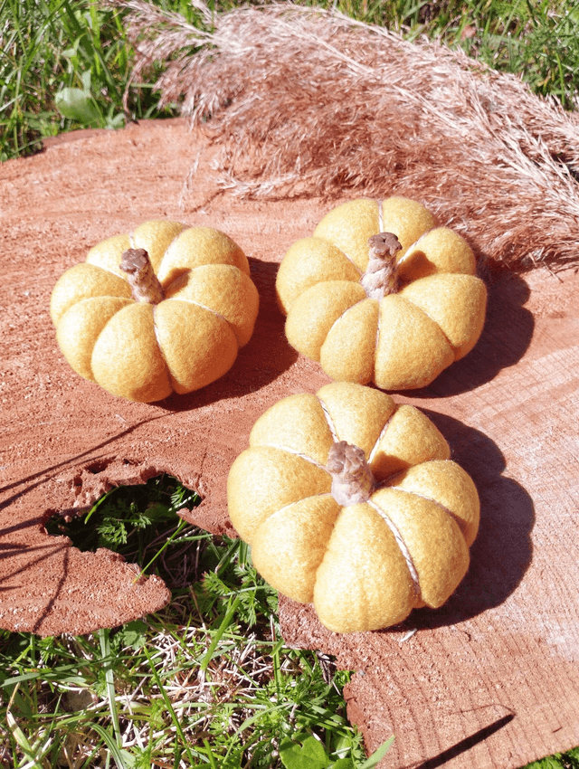Citrouilles en tissus - jaune