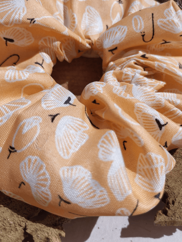 Chouchou satiné - motif fleurs orangées