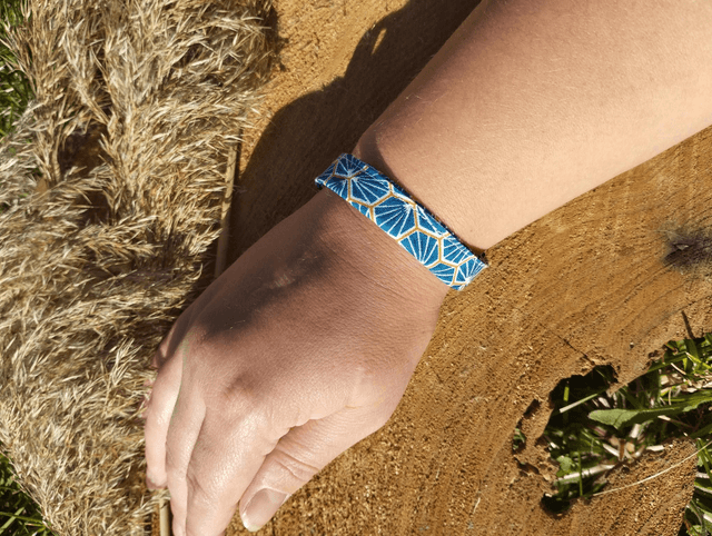 Bracelet large en tissus - motif mosaïque