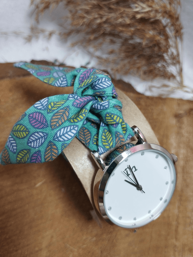 Montre avec bracelet en tissu - Feuilles vertes