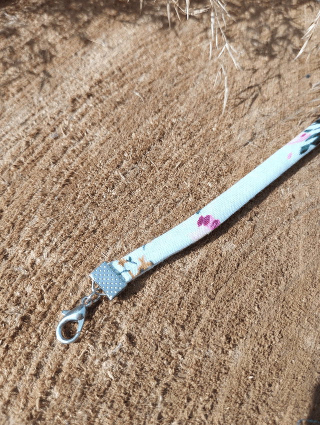 Bracelet fin en tissus - motif Blue flower