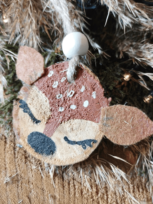 Déco suspension en bois - Bambi / Biche