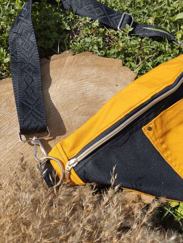 BANANA BAG - Upcyclé Denim Noir et Moutarde