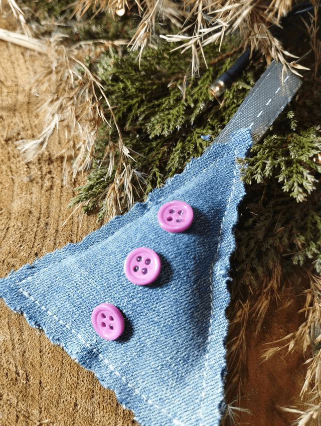 Suspension sapin de noël en jeans recyclé